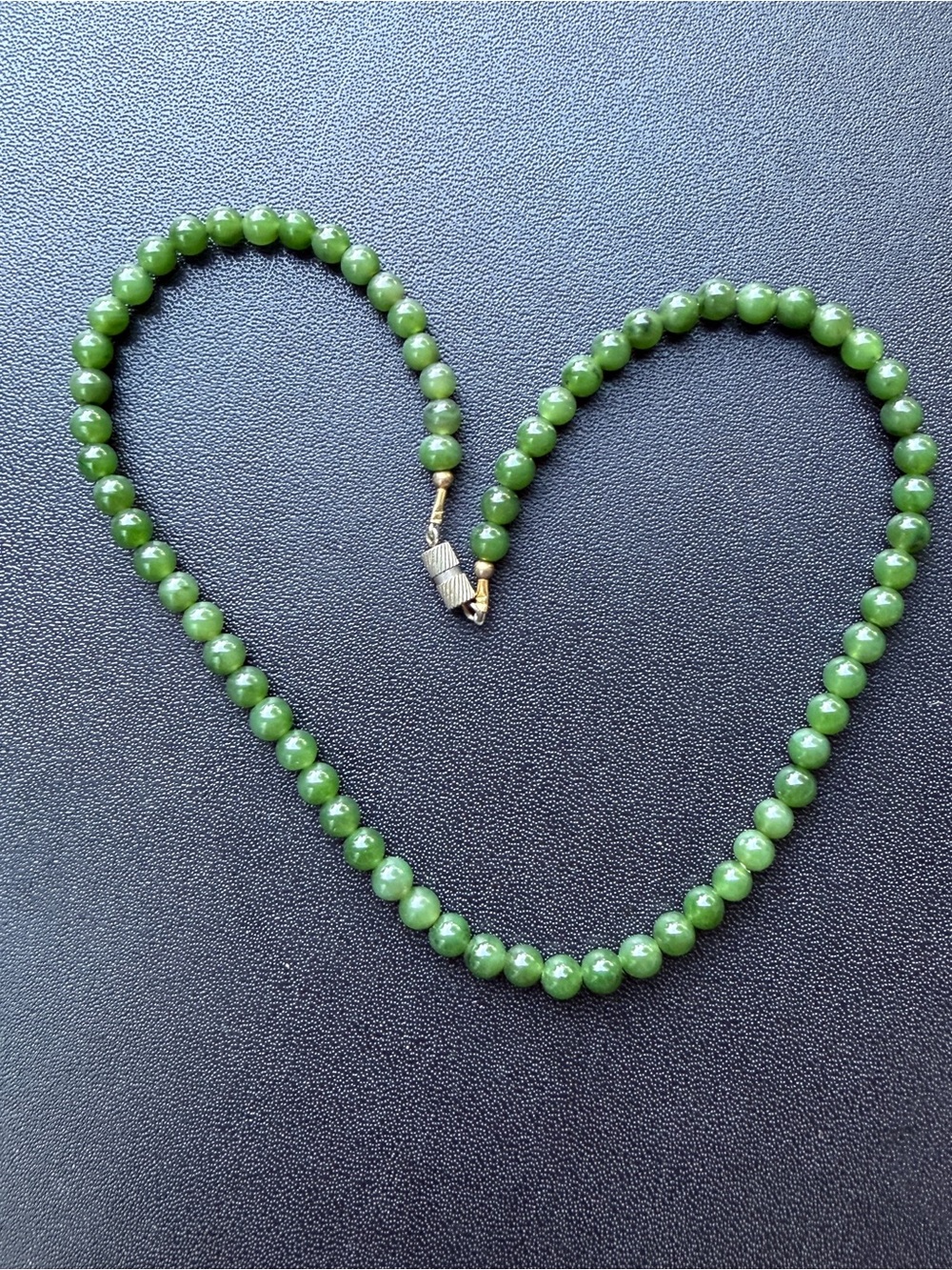 Antique nephrite jade beads necklace lake green